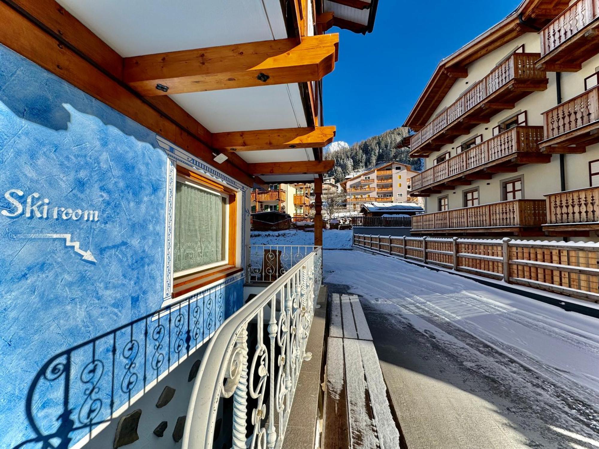 B&B Family Accommodation Canazei Bike Friendly ภายนอก รูปภาพ