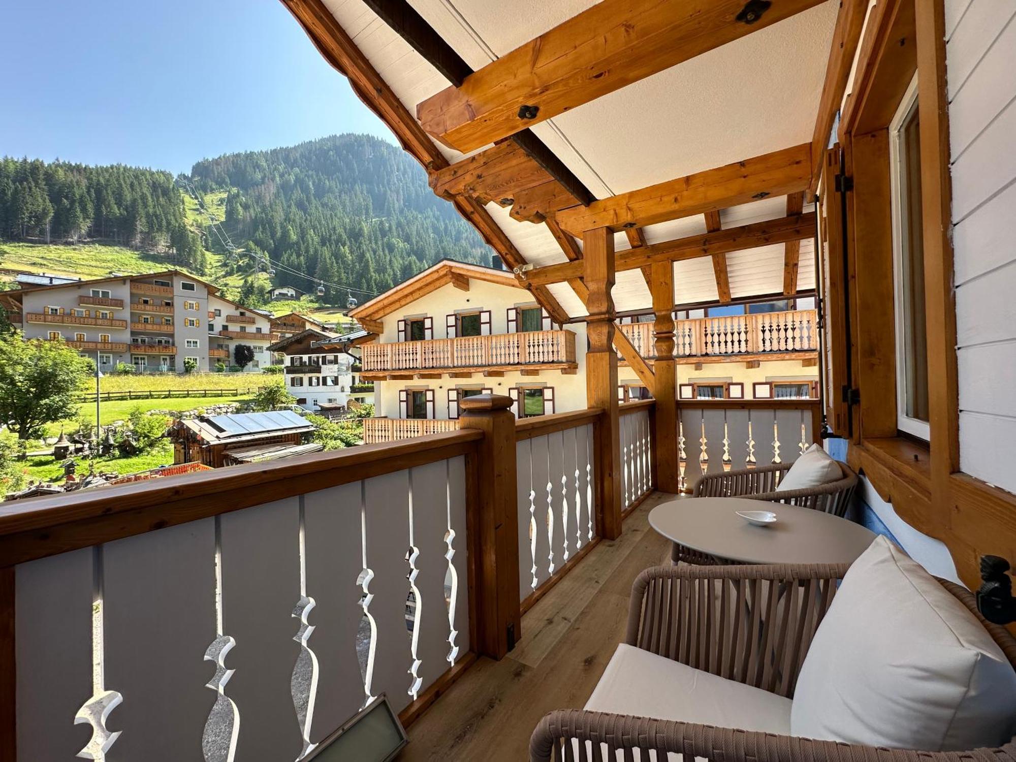 B&B Family Accommodation Canazei Bike Friendly ภายนอก รูปภาพ