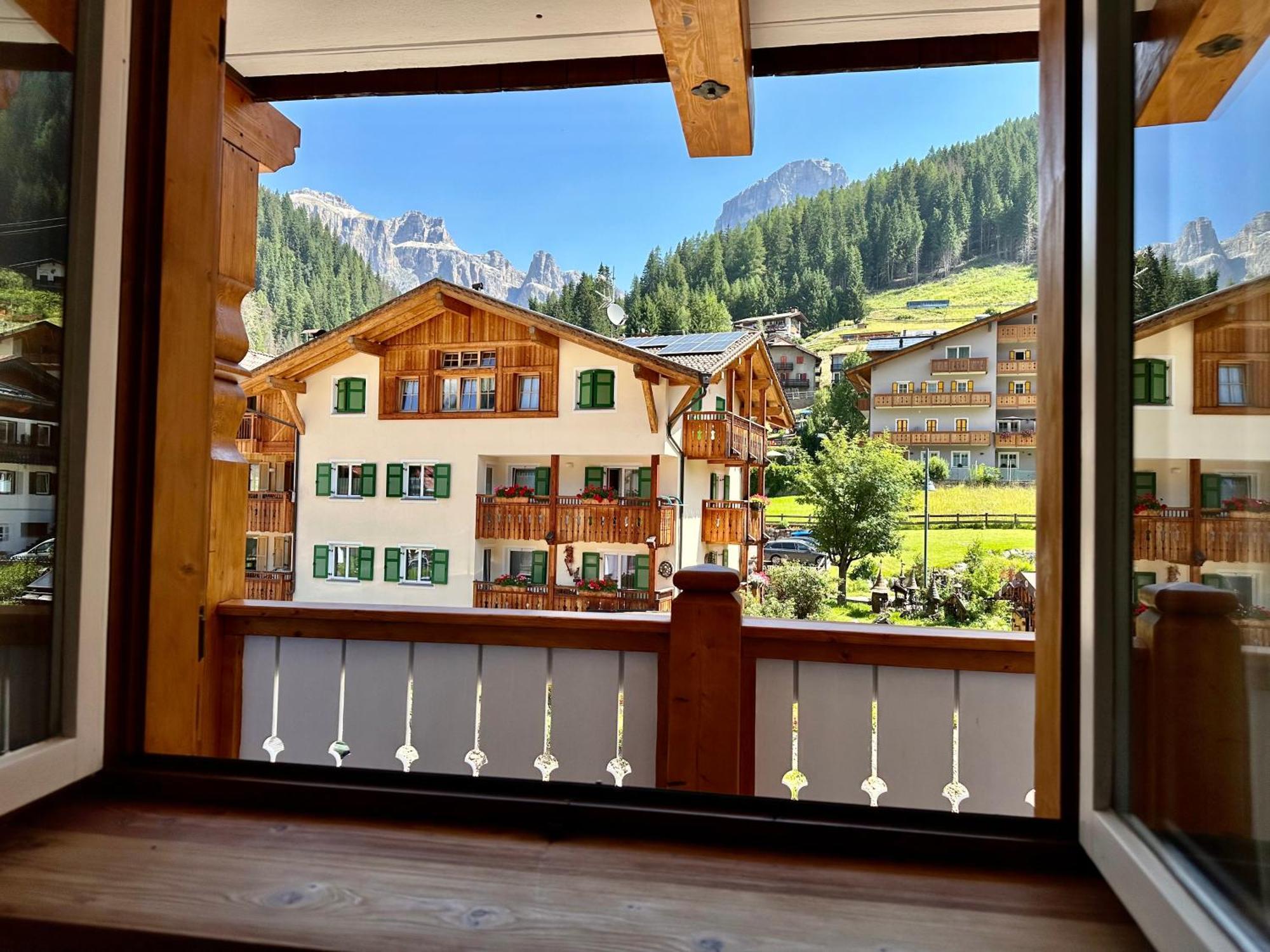 B&B Family Accommodation Canazei Bike Friendly ภายนอก รูปภาพ